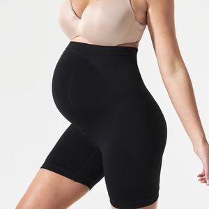 Maternity biker shorts